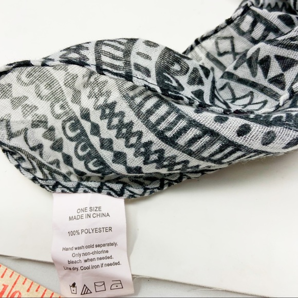 ๐3/$20๐ Striped Mixed Print Infinity Scarf Black White - Picture 6 of 6